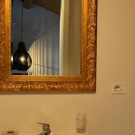 La Casa Nel Borgo Di Pierluigi Gonnella Frühstückspension *