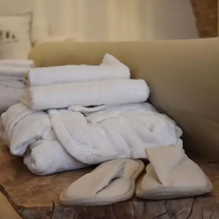 La Casa Nel Borgo Di Pierluigi Gonnella * מלפי